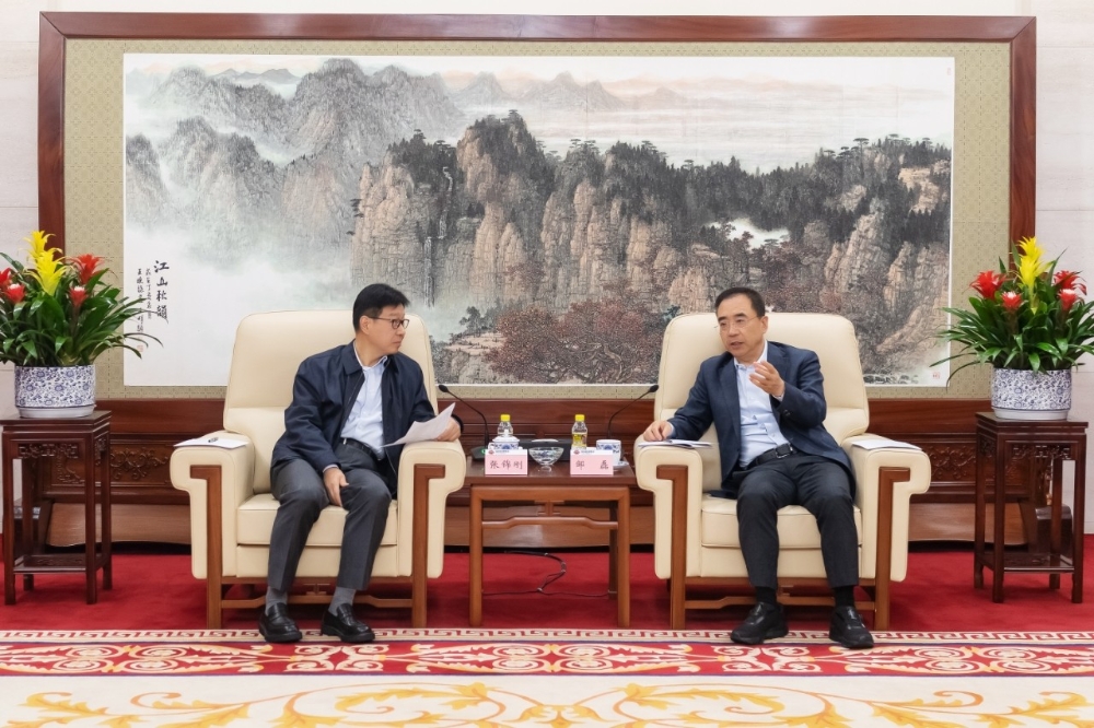 邹磊会见青海省常务副省长张锦刚-1