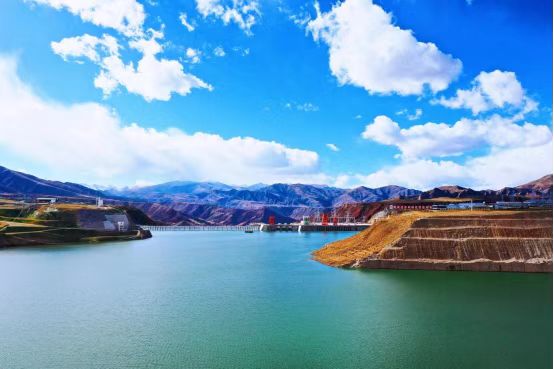 青海公司装机规模突破735万千瓦-1
