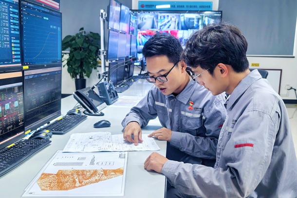 一载绘蓝图  砥砺向“新”行-5
