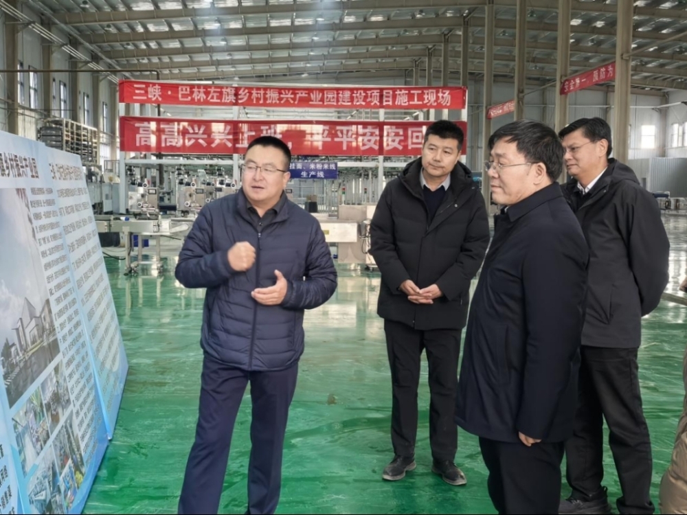 李富民赴内蒙古自治区调研三峡集团定点帮扶和防沙治沙工作-1