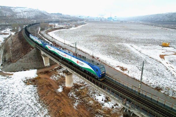 包神铁路运量突破5000万吨全力保障电煤供应-1