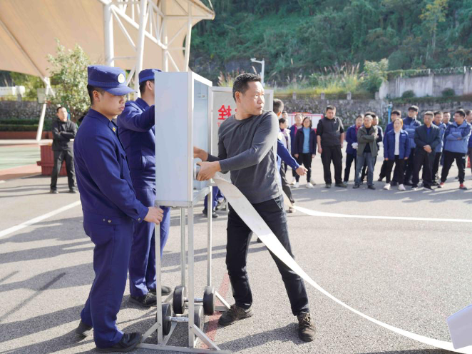 三峡坝区齐练“内功”   防患于未“燃”-3