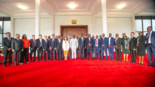 肯尼亚总统见证当地重要供电配网项目签约-1