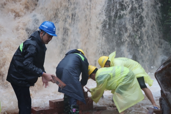 闻“汛”而动，云阳项目全力以赴筑牢防汛“堤坝”-3