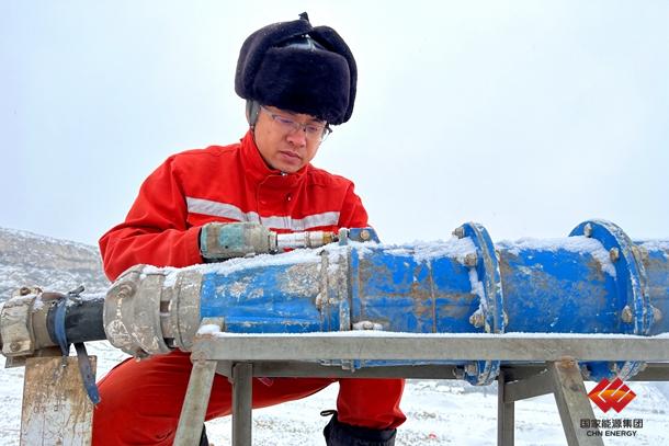 准能黑岱沟矿迎战风雪保能源供应-1