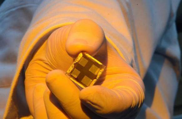 巴西研究人员开发提升钙钛矿太阳能电池稳定性的新方法-1