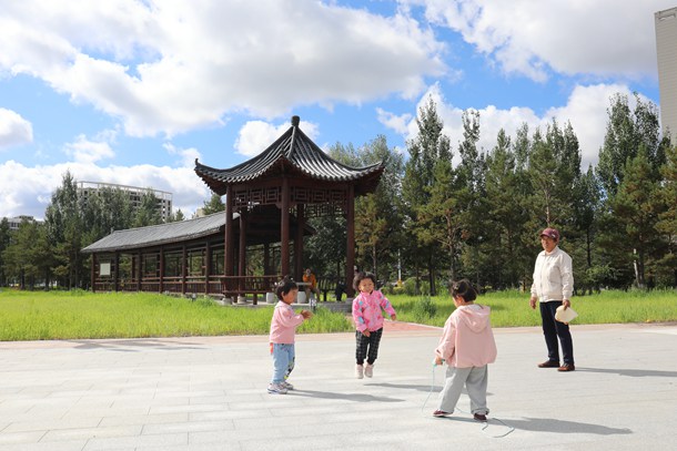 雁宝能源援建工程“点亮”居民幸福生活-1