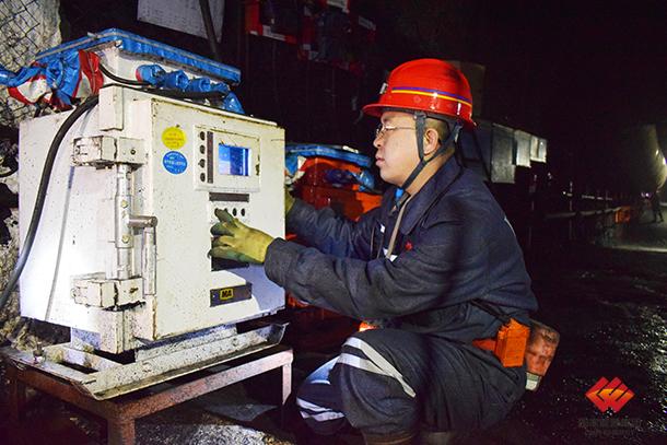 乌海能源五虎山矿强化风险预控筑牢安全根基-1