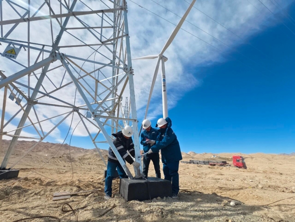 在“中国最孤独的城市”追风——三峡青海海西州50万千瓦风电项目建设纪实-5