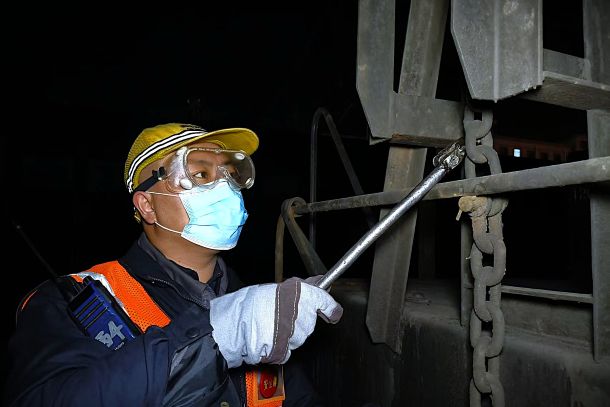 铁路装备多措并举积极应对大风极端天气-1