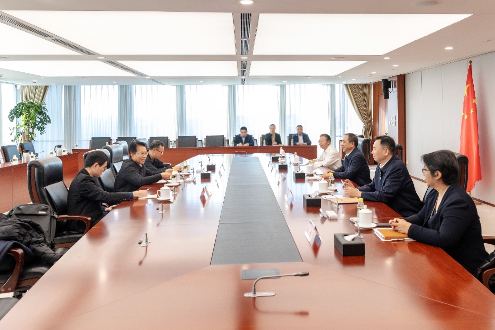 邹磊会见中国慈善联合会会长张春生-1