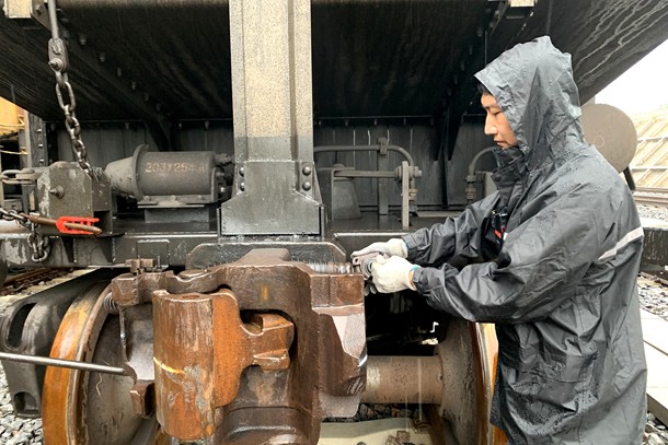 新朔铁路落实落细多项举措全力应对强降雨天气-1