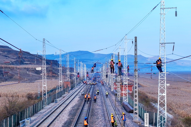 包神铁路神朔线3亿吨扩能改造首站开通-1