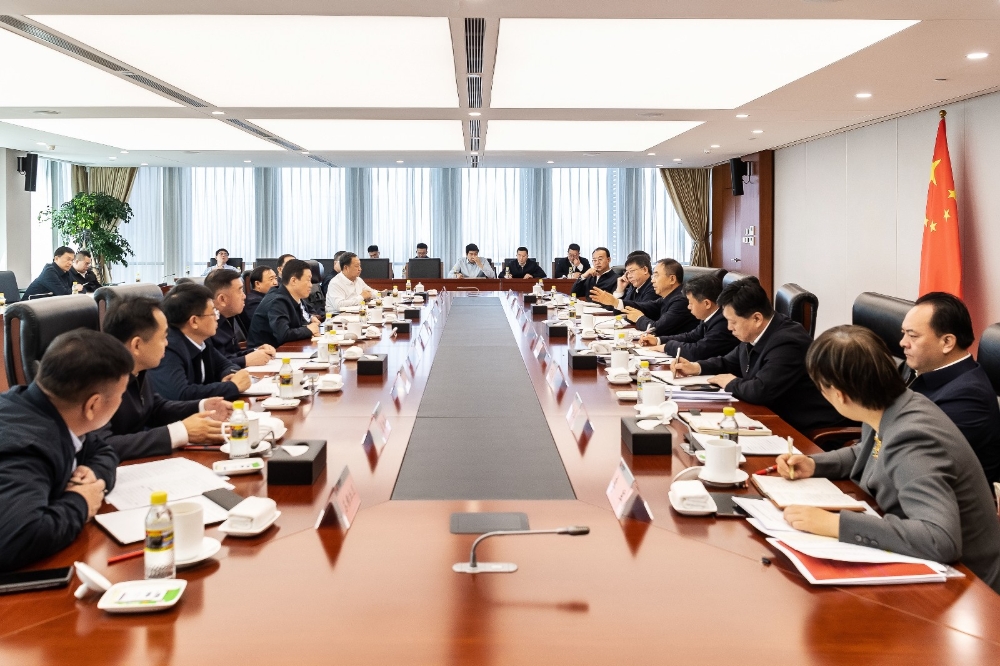 邹磊与鄂尔多斯市委书记李理、市长于海宇会谈-1