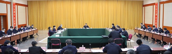 国资委党委认真学习贯彻习近平总书记重要讲话精神和党中央决策部署 坚决维护党中央权威和集中统一领导 统筹做好疫情防控和央企提质增效稳增长工作-1