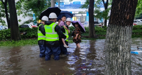 闻“汛”而动！湖北工程公司助力属地防汛救灾-2