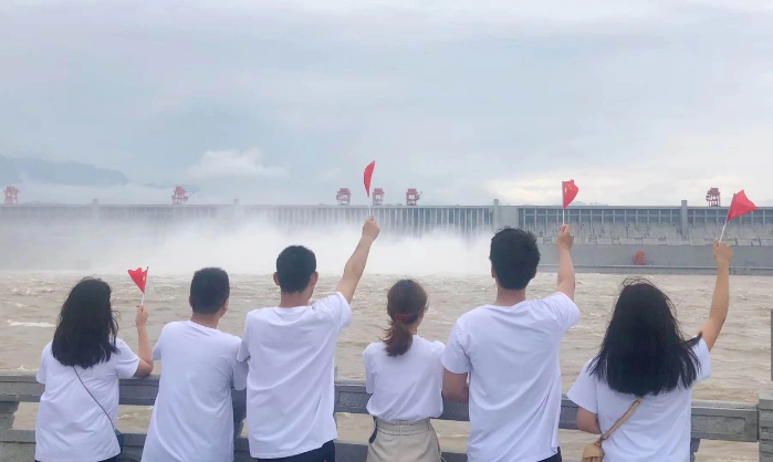 Three Gorges Dam receives first trans-provincial tour group this year-2