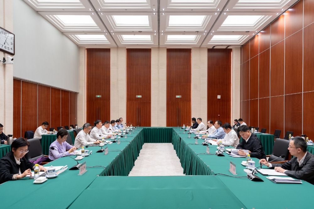 邹磊会见雅安市委书记廖文彬-1