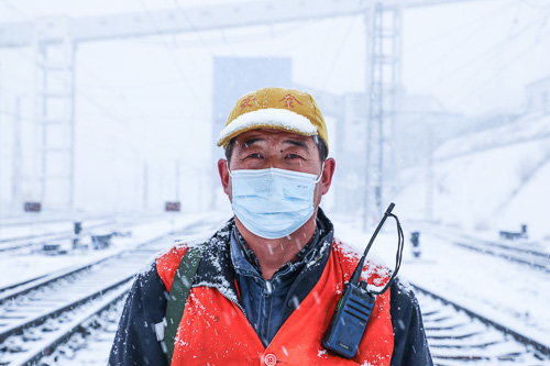 新朔铁路：战风雪确保能源运输安全畅通-4