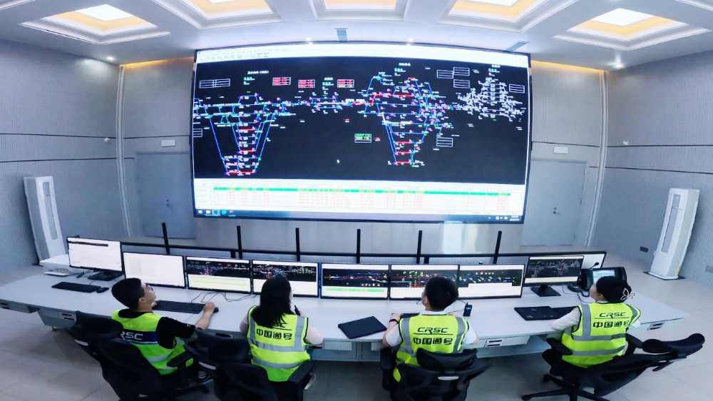 国家能源集团重载铁路1.5万吨级编组群组列车试验成功-2
