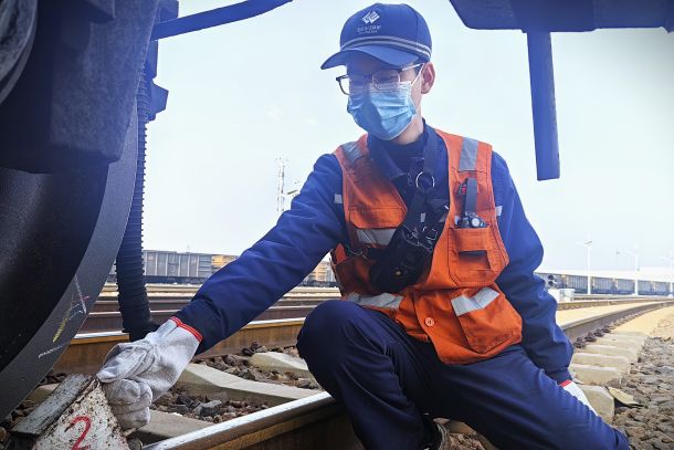 铁路装备多措并举积极应对大风极端天气-2