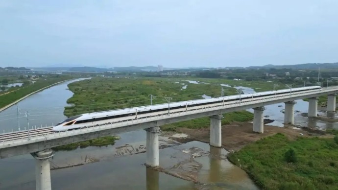 新华社客户端:绿色低碳点亮新生活-1