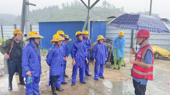 【湖北日报】引江补汉工程参建单位合力战胜特大暴雨，确保出口段隧洞安全!-3